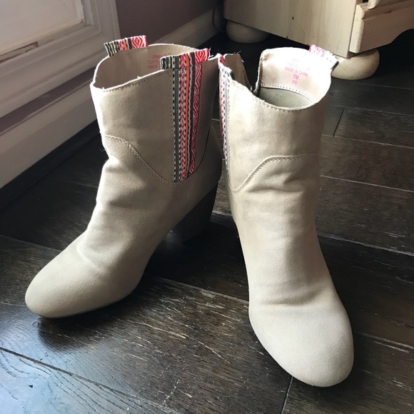 Pink & Pepper Shoes - Heeled Booties